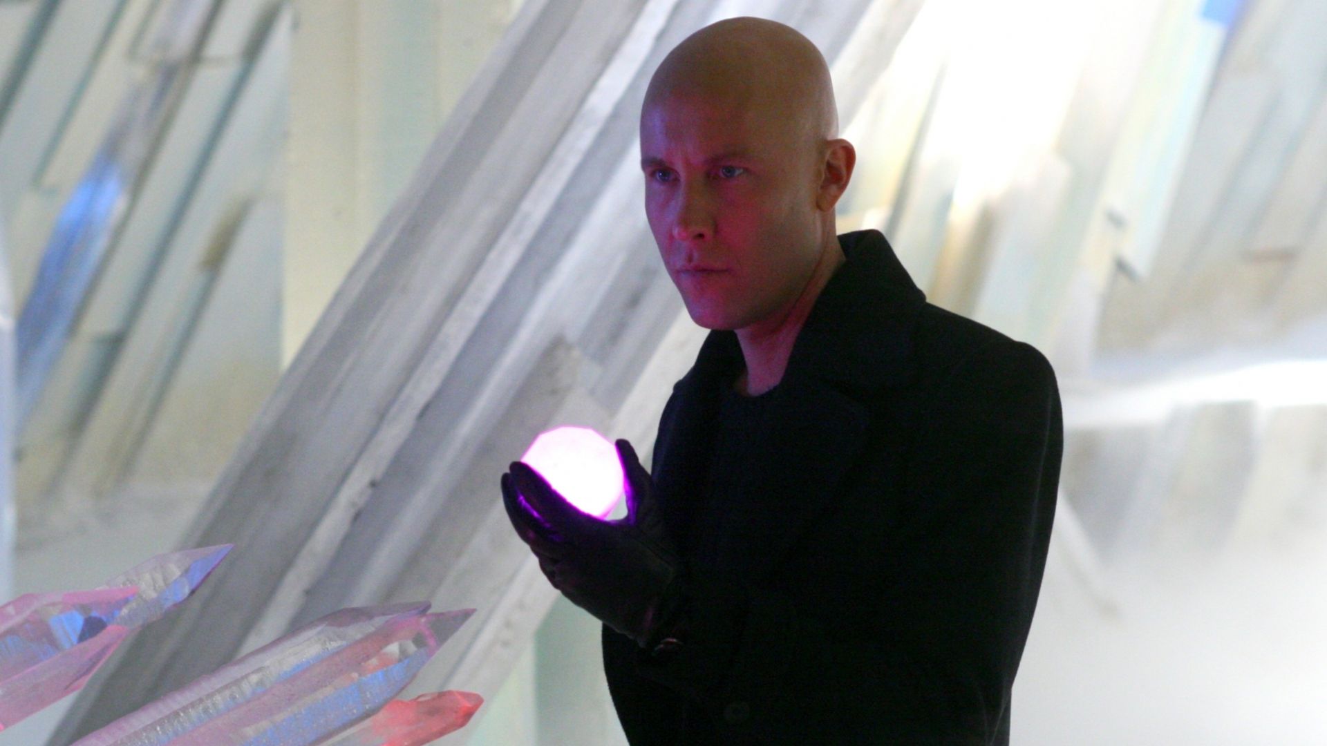 Michael Rosenbaum Reveals How Smallville Revival Fits Into James Gunn’s DC Plans image