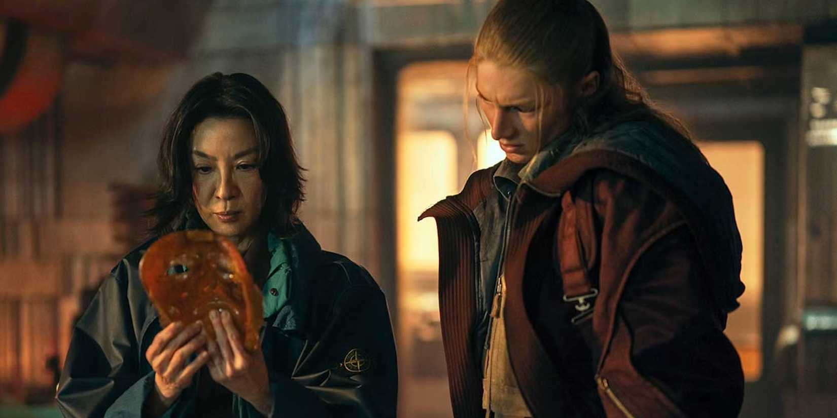 Michelle Yeoh and Hunter Schafer in Blade Runner 2099-1