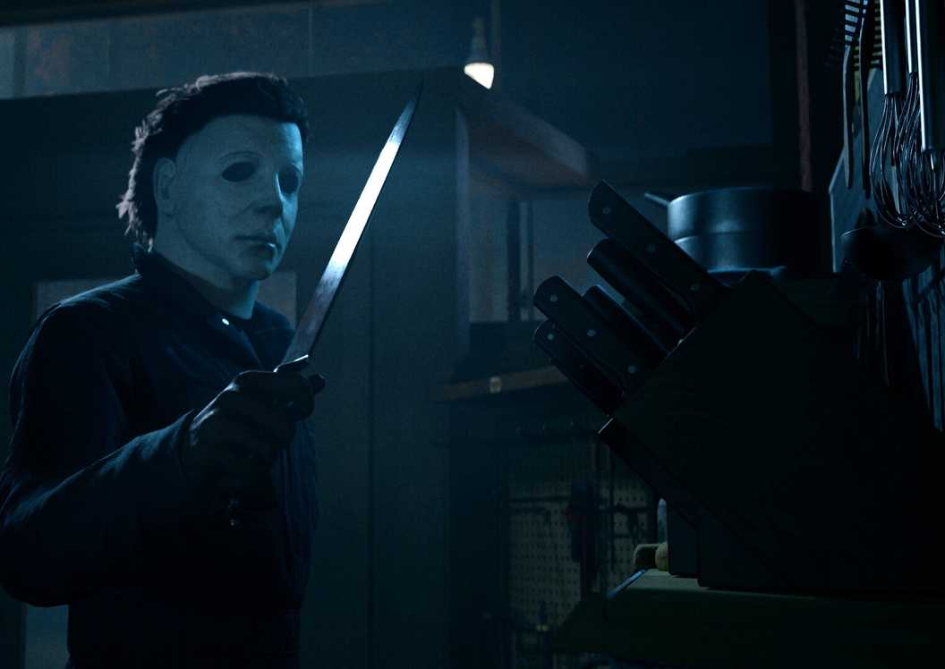 Mike Myers in halloween the game with knife out