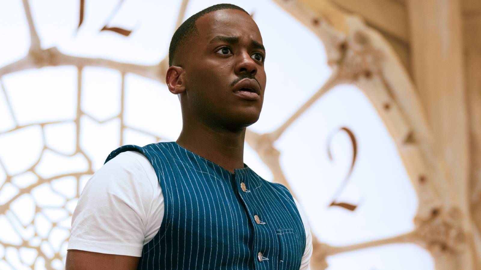 Ncuti Gatwa shocked by a clock in Doctor Who.