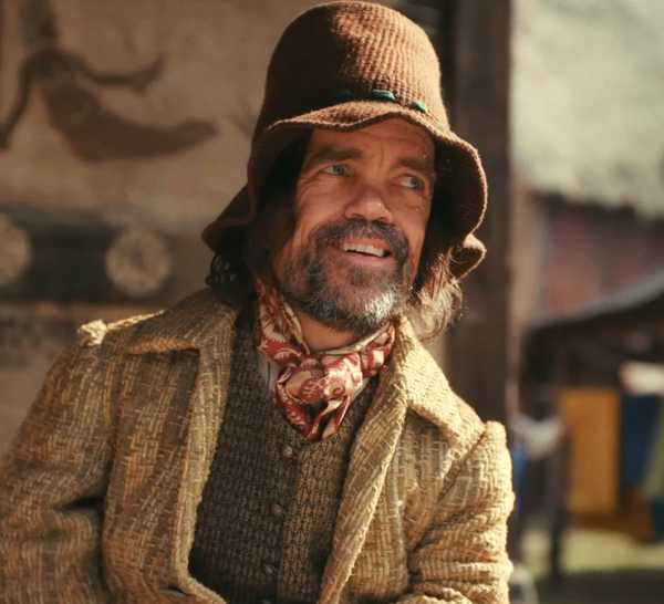 Peter Dinklage smiling in Wicker