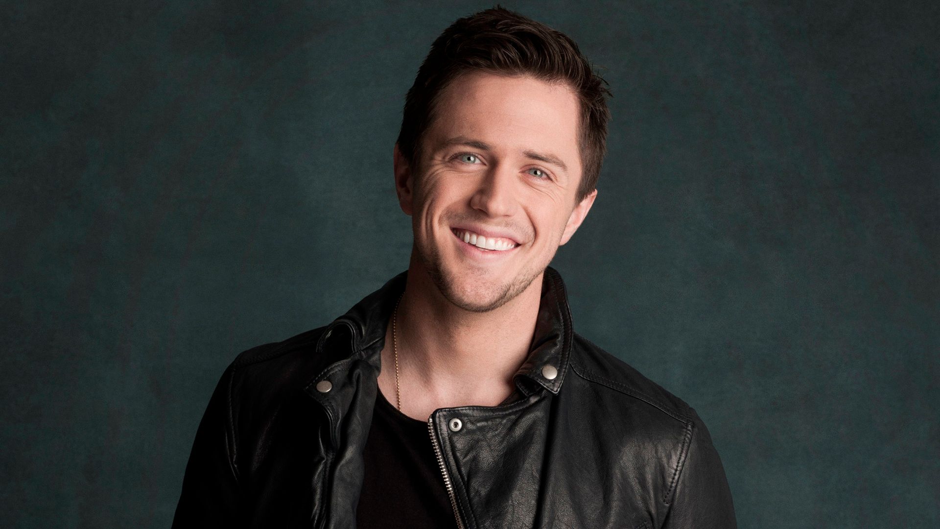 Pierce Brown Says Red Rising Movie Follows The Lord Of The Rings Playbook