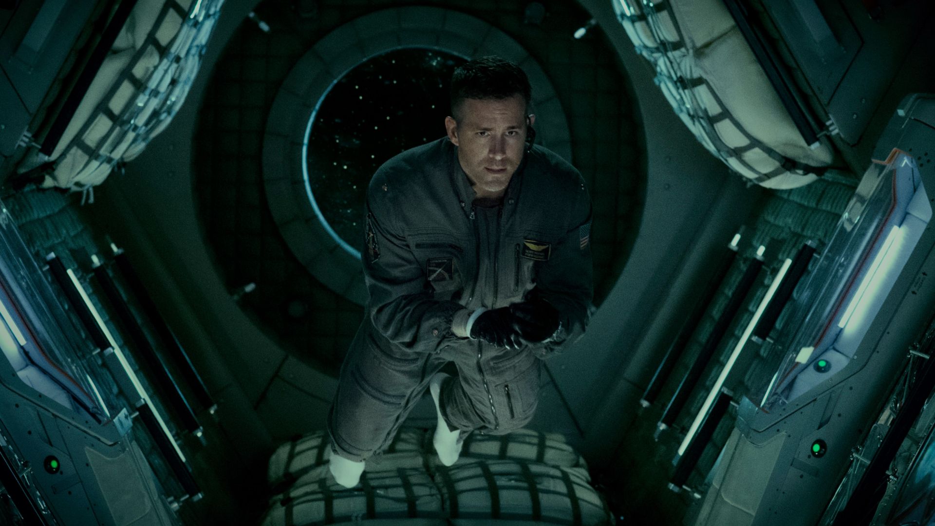 Ryan Reynolds' 104-Minute Alien Replacement Movie Is Officially Free To Stream This Halloween image