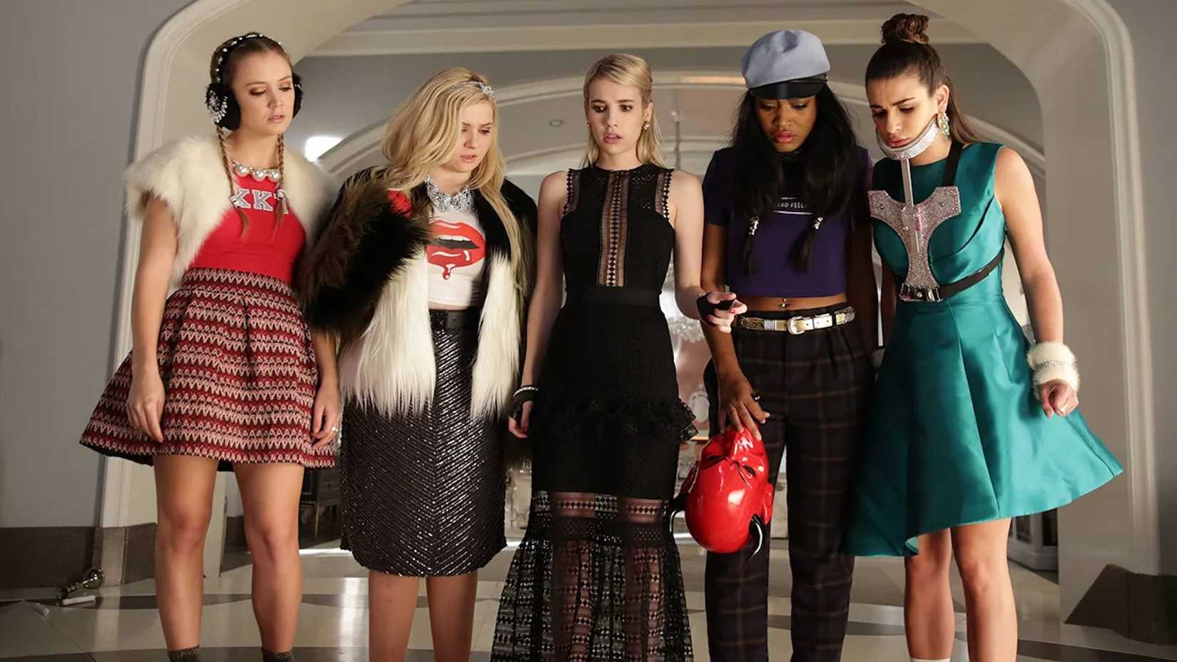 Five sorority members look worried in Scream Queens season 1.