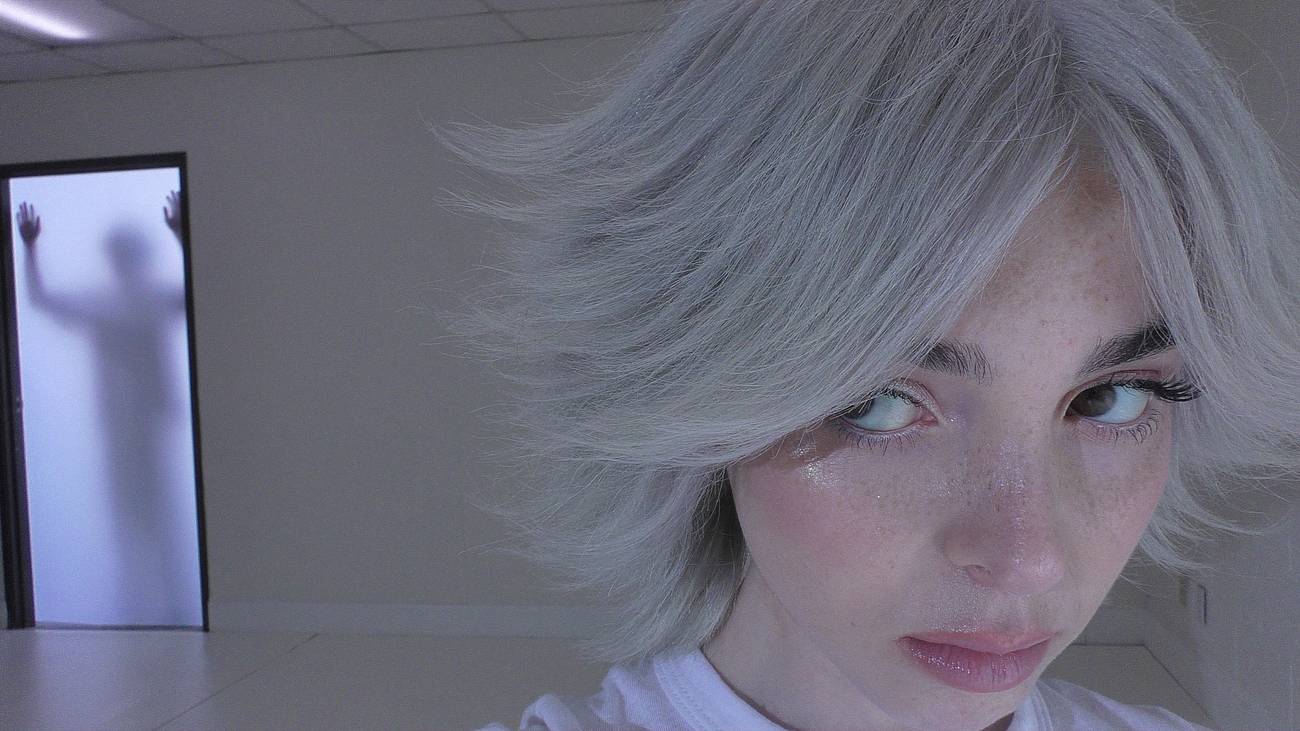 Sophie Powers Dirty White Tee Teaser