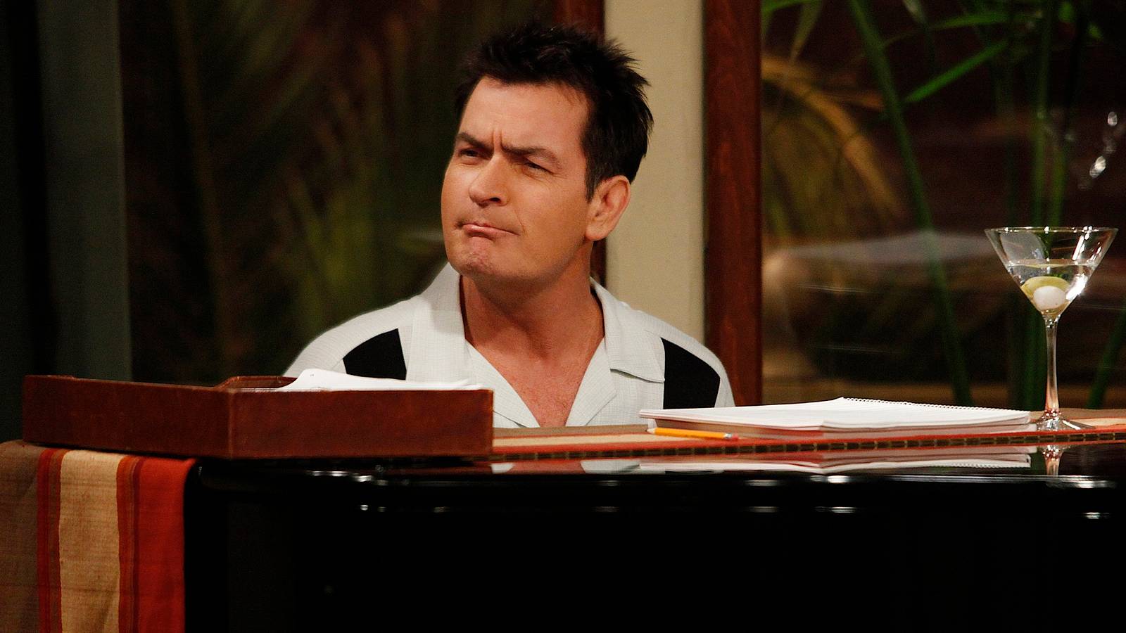 Two And A Half Men's Original Choice To Replace Charlie Sheen Was Better Than Ashton Kutcher