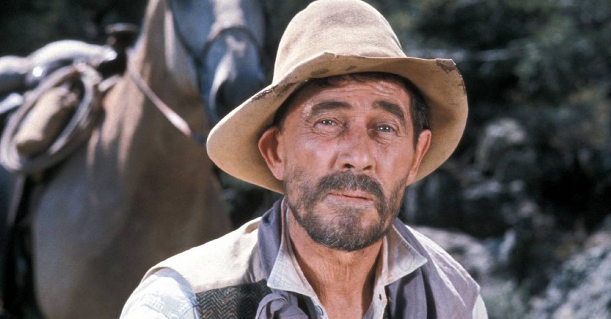 All 8 Gunsmoke Shows & Movies Explained