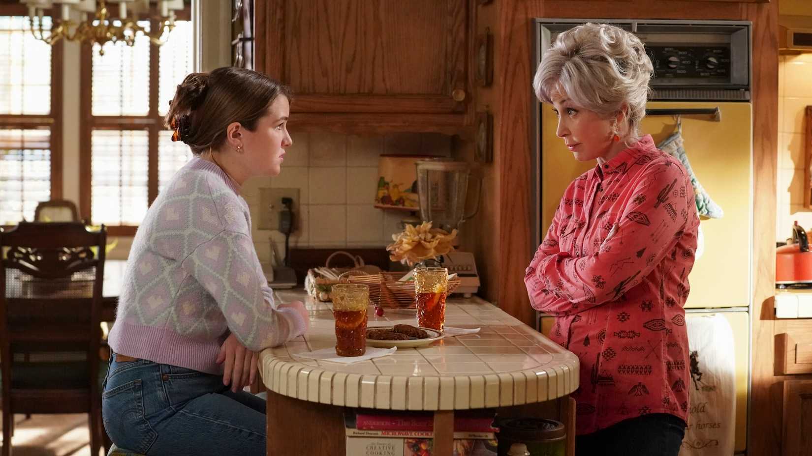 young-sheldon_ilshnq New Young Sheldon Book Dives Into The Big Bang Theory Spinoff's Trickiest Storylines