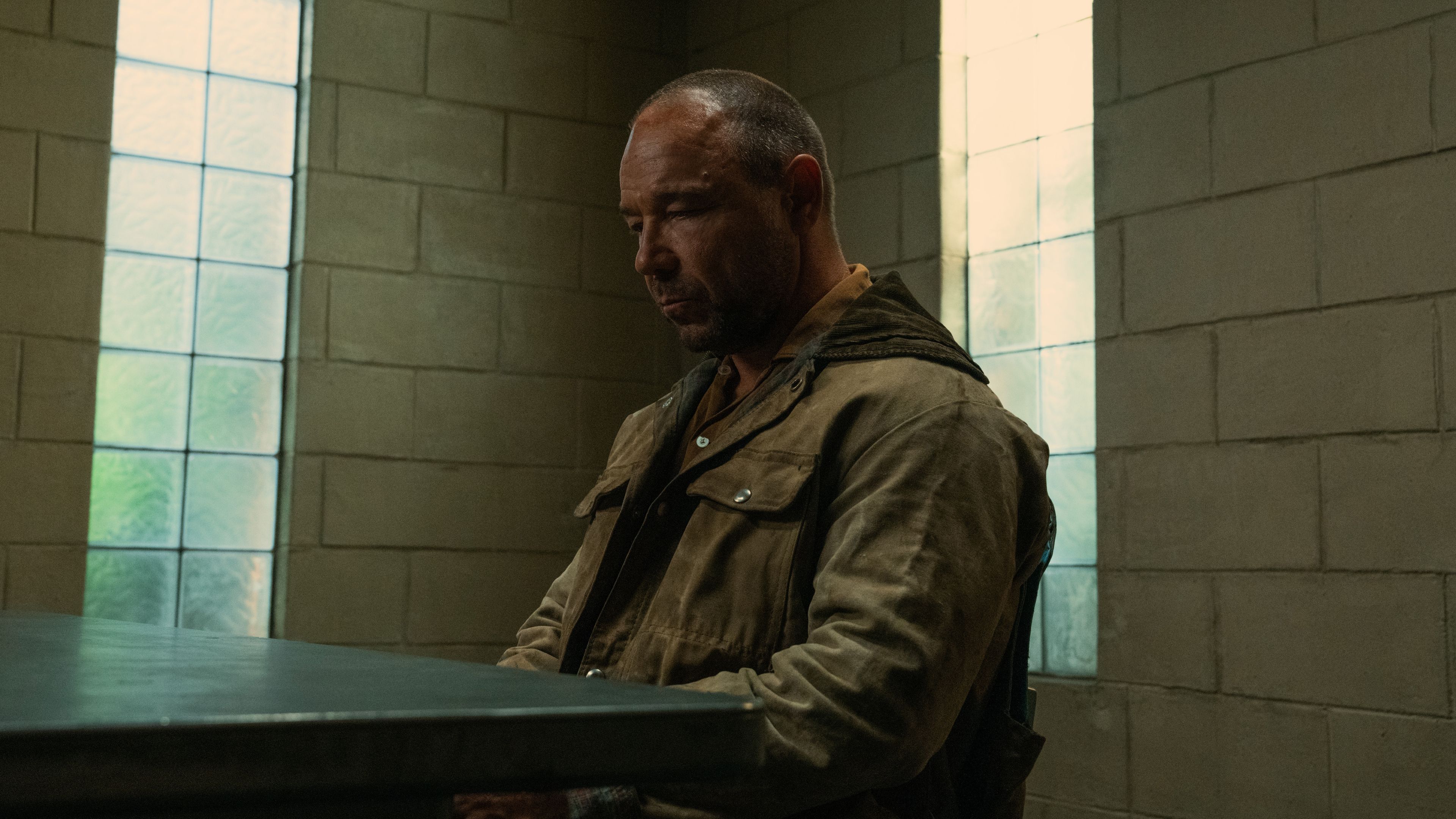 yurek-walter-is-in-an-interrogation-room-in-nocturne Apple TV’s New 6-Part Serial Killer Thriller With One Of Its Best Casts Is An Instant Streaming Sensation