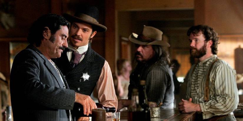 Timothy Olyphant e Ian McShane em cena de Deadwood