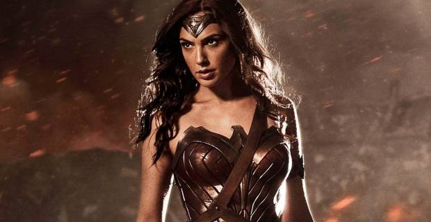 Lynda Carter Comments on Wonder Woman's 'Batman V Superman' Costume