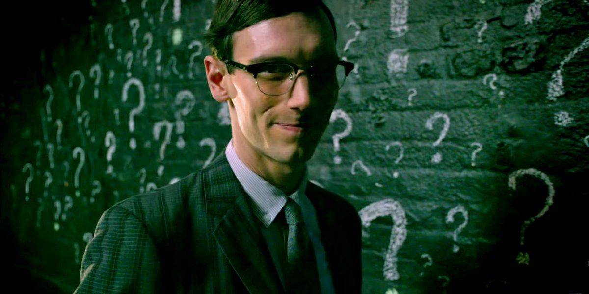 Paul Miller Riddler Gotham: Cory Michael Smith Describes TV Riddler Costume