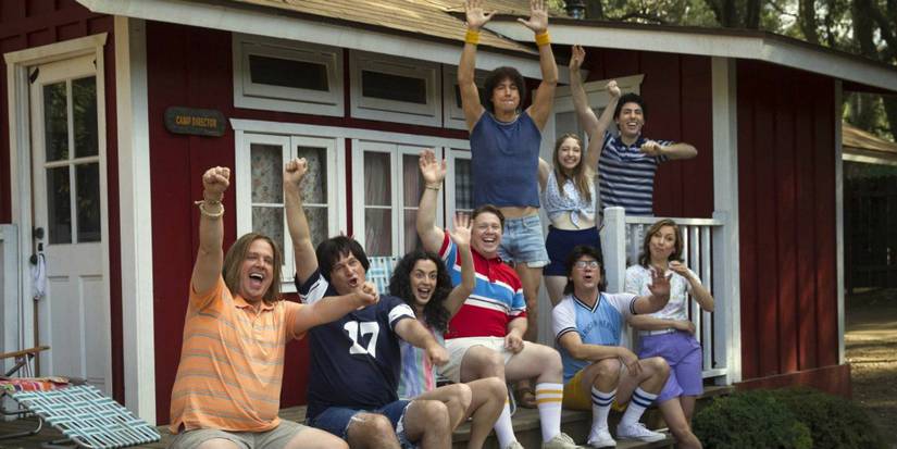 O elenco de Wet Hot American Summer First Day of Camp comemorando.