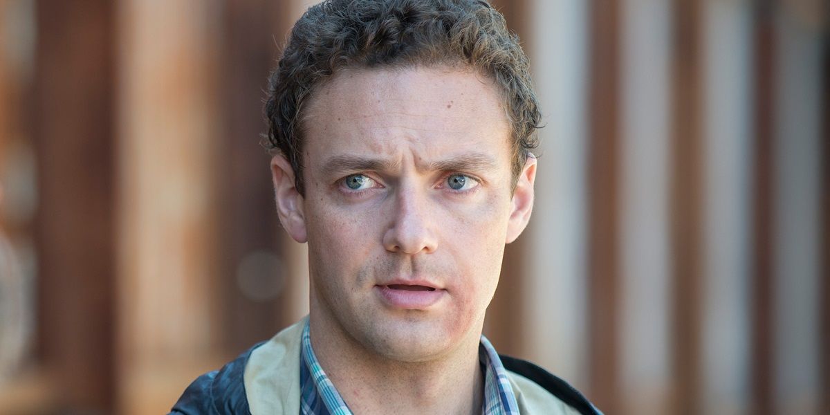 The Walking Dead Ross Marquand Teases Brutal Insane Season 7 Premiere