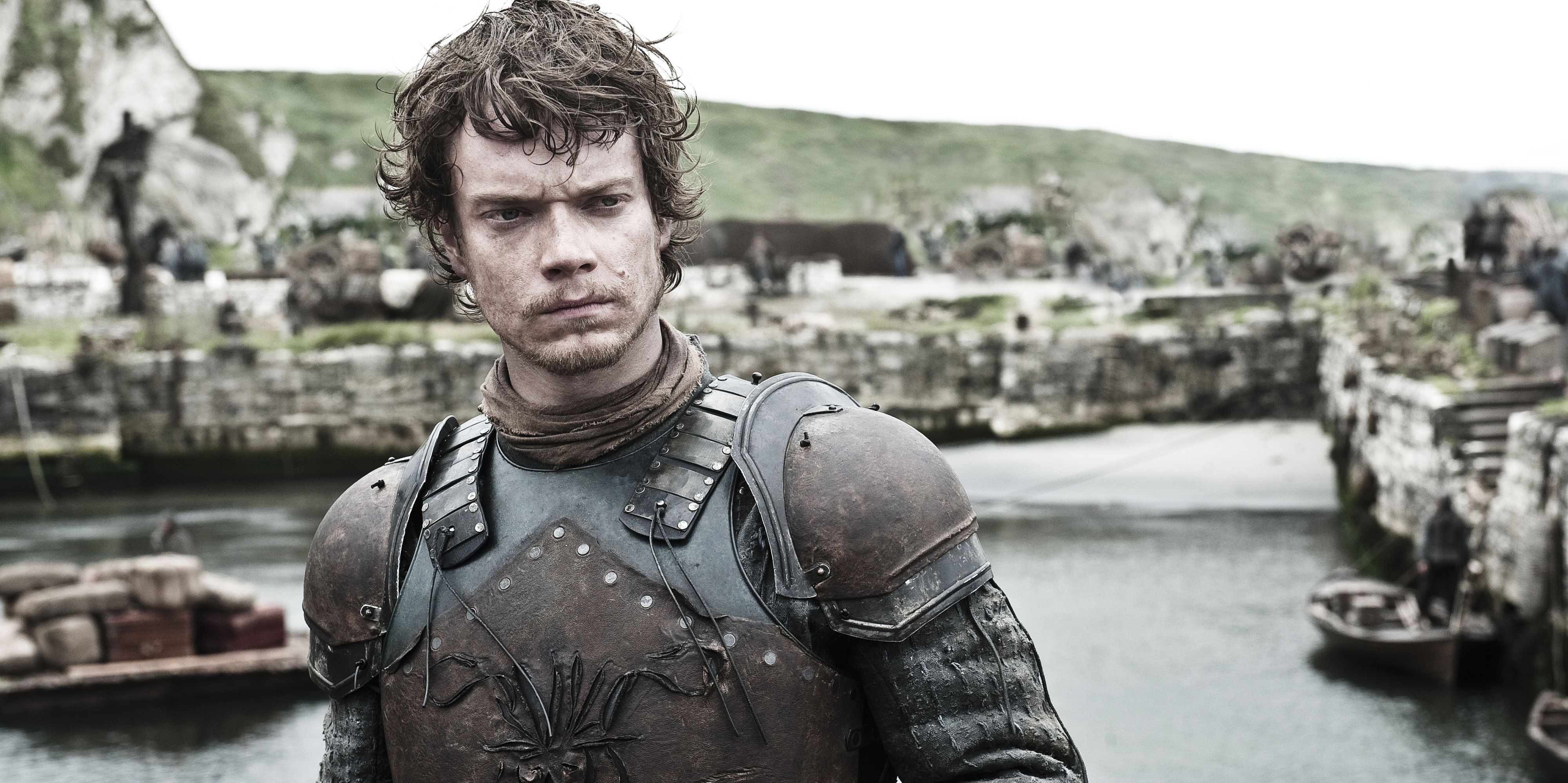 Game of Thrones 10 Hidden Details About Theon Greyjoys Costume You Didnt Notice