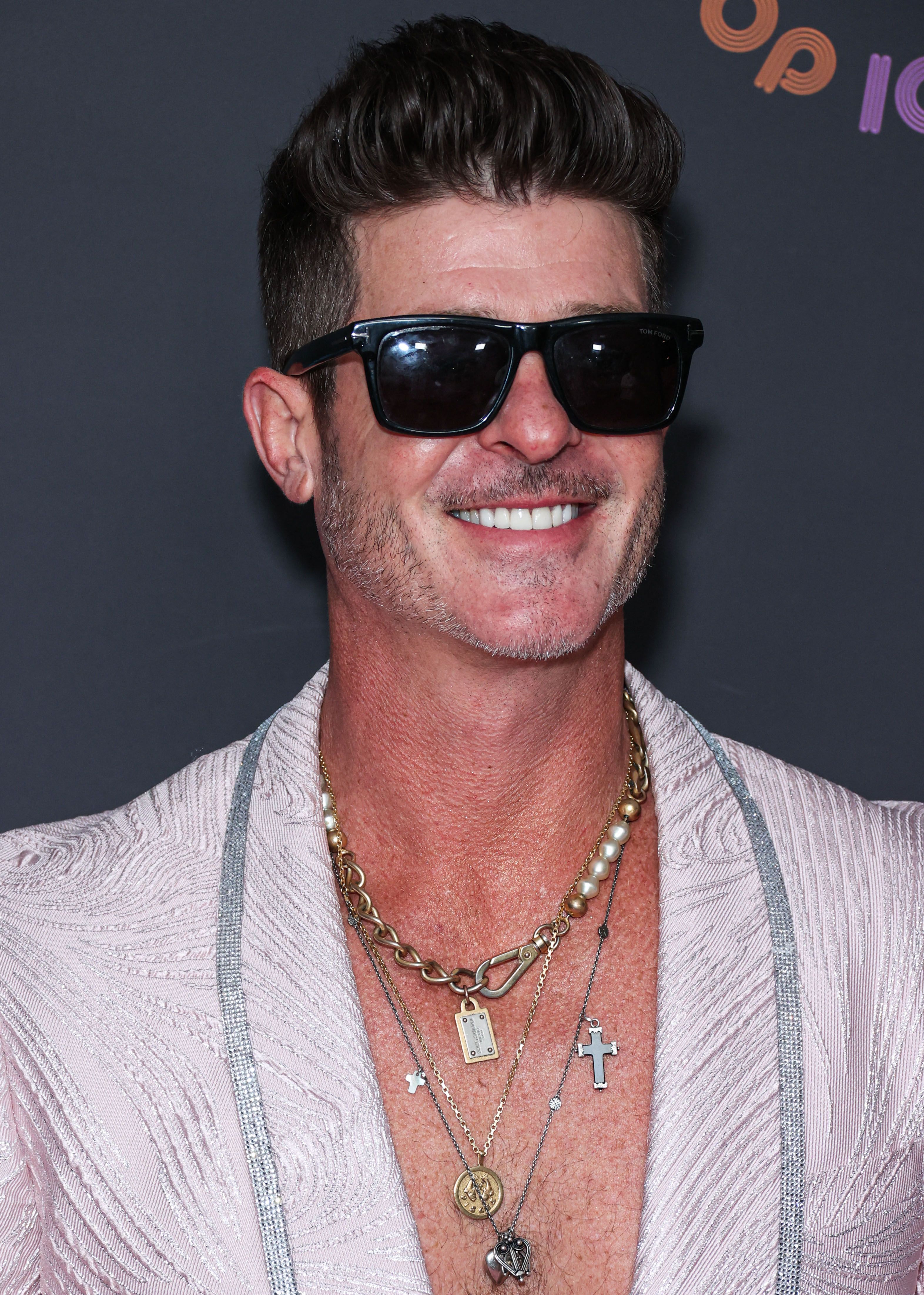 Headshot Of robin thicke