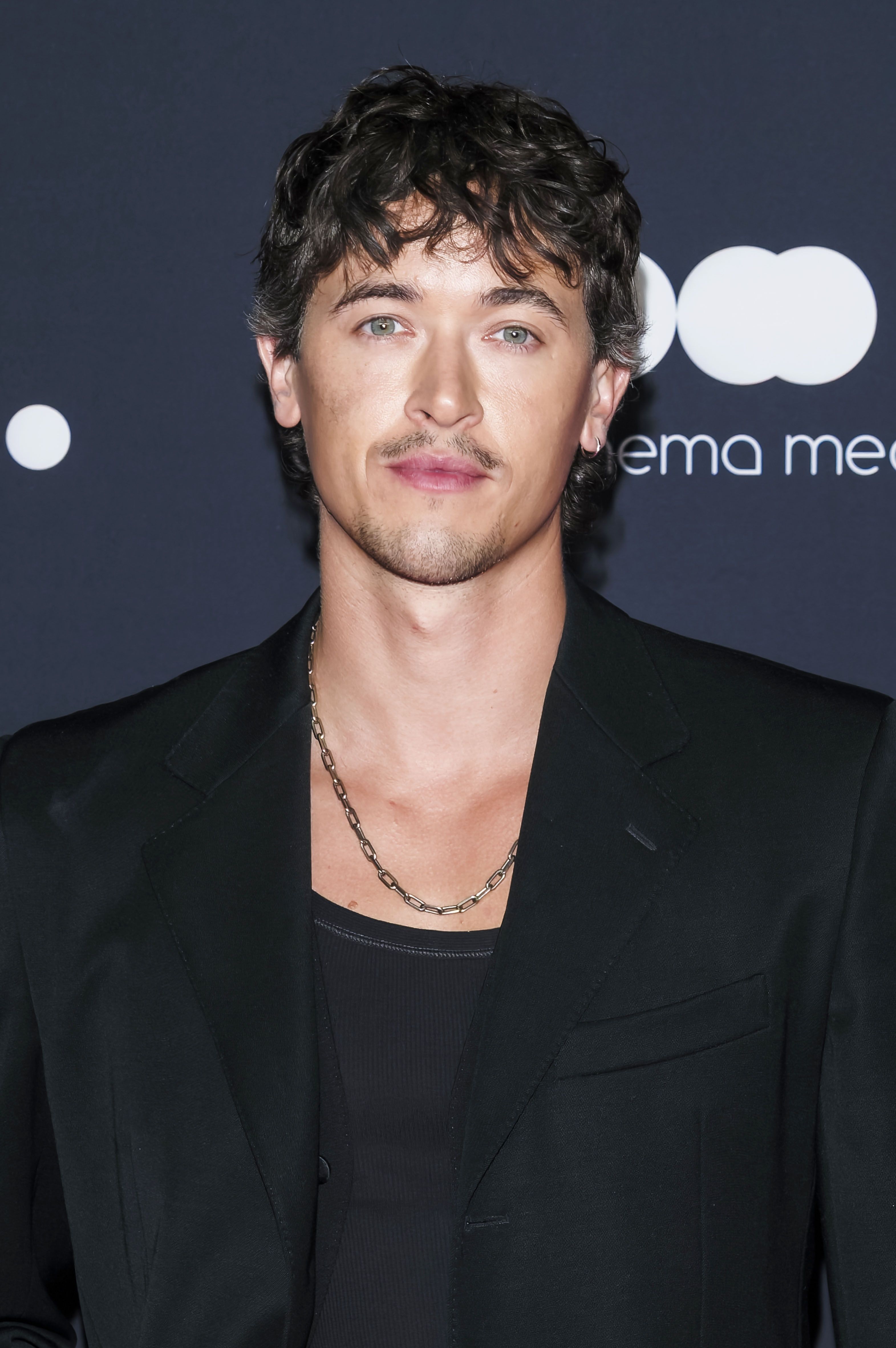 Headshot Of Tom Blyth