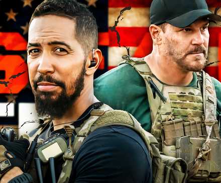 Дэвид Бореназназ в роли Джейсона Хейса и Нил Браун мл. в роли Рэя Перри перед логотипом шоу "SEAL Team"